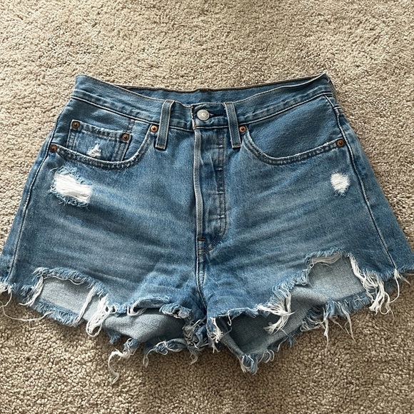 Levi's Blue Jean Shorts Distressed Cut-Off Style - Picture 3 of 3